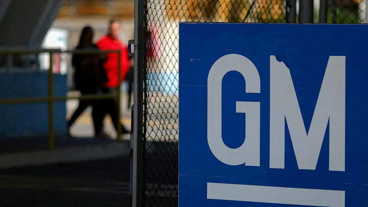 Miles de trabajadores de GM aceptaron oferta para terminar su contrato